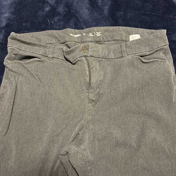 Old Navy | Pixie Pants - Picture 3 of 4